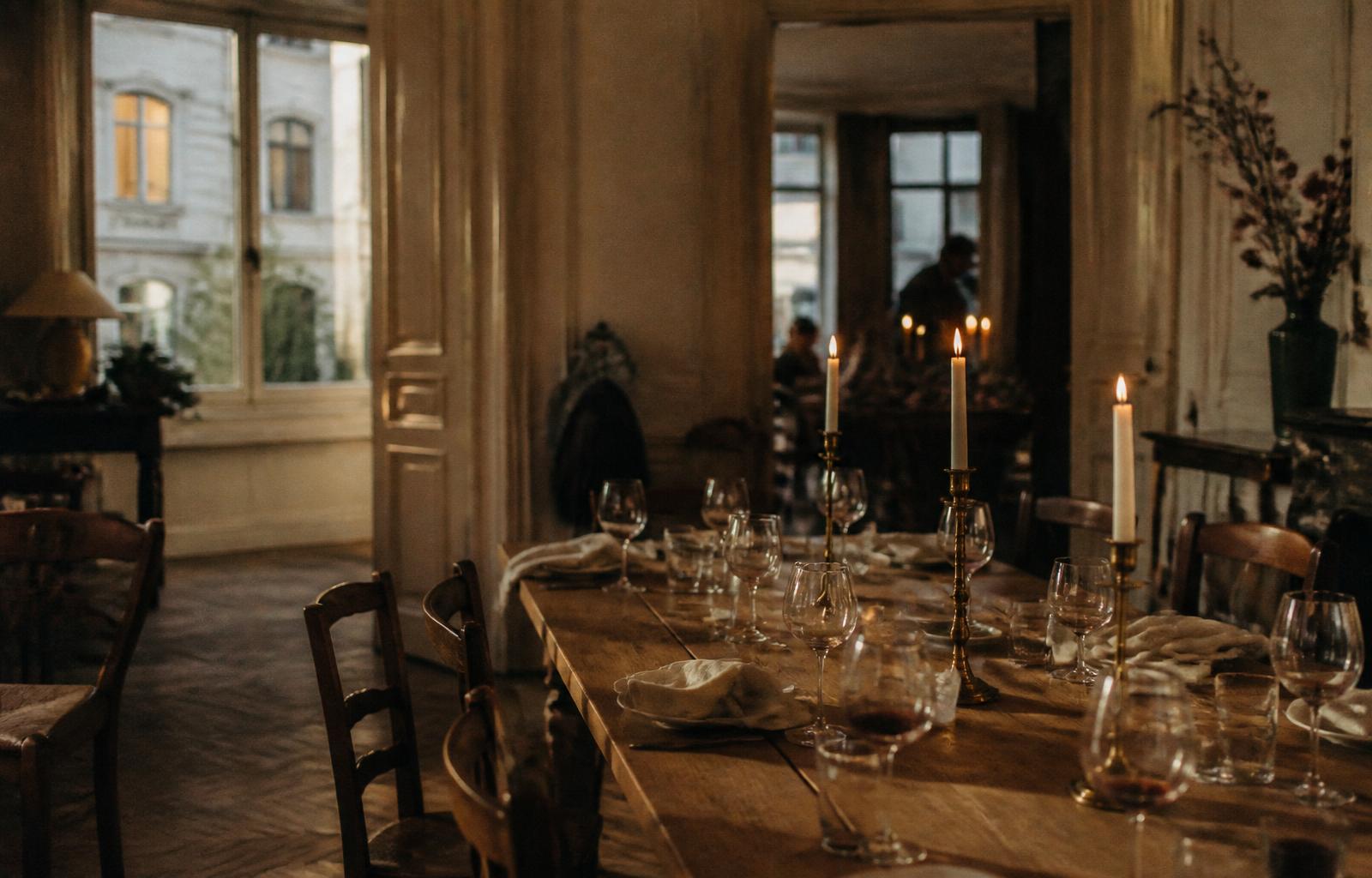 A quiet gathering in a Brussels apartment